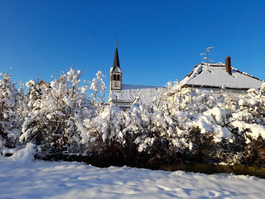 Photo couleur de la commune sous la neige